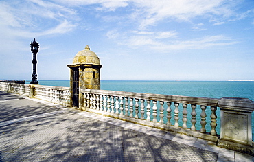 Balustrade with guard house, promenade overlooking the Atlantic ocean, Parque Genoves, Cadiz, Costa de la Luz, Andalusia, Spain, Europe