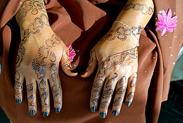 Hands of a Somali woman from the tribe of Ogaden painted with henna