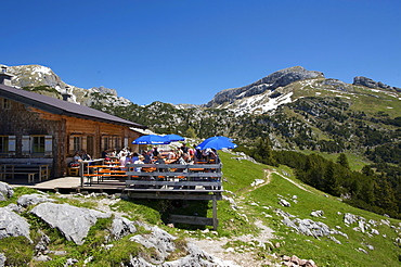 Alpine hut below Mt. Gschoellkopf in the Rofangebirge mountains, Tyrol, Austria, Europe