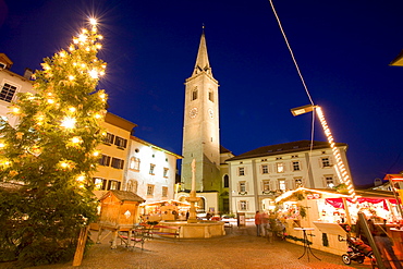 Christmas tree, Christmas market in Kaltern, South Tyrol, Italy, Europe