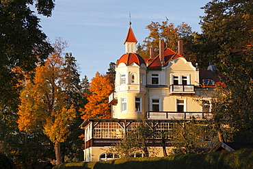 Villa from around 1900, Weipertshausen on Lake Starnberger See, Muensing, Fuenfseenland area, Upper Bavaria, Bavaria, Germany, Europe