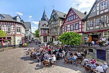 Historic town centre of Idstein, Koenig-Adolf-Platz square with the Killingerhaus building, German Half-Timbered House Road, Rheingau-Taunus district, Hesse, Germany, Europe