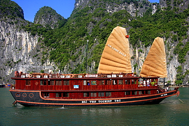 Tourist boat in Halong Bay, Vietnam, Asia