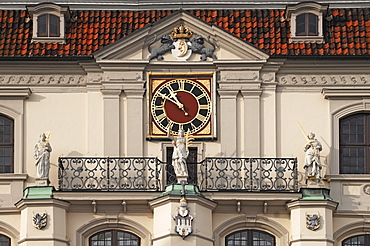 Clock and sculptures on the baroque facade of the town hall, detailed view, Lueneburg, Lower Saxony, Germany, Europe