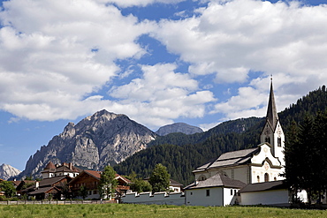 Parish Church in St. Vigil, Piz da Peres, Dolomites, South Tyrol, Italy, Europe