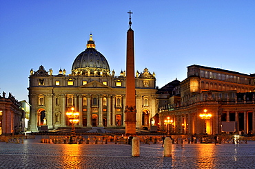 St. Peter's Basilica, obelisk, Apostolic Palace, St. Peter's Square, Vatican City, Rome, Lazio, Italy, Europe