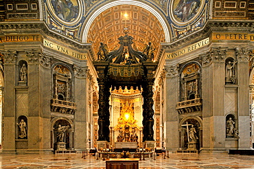 St. Peter's baldachin, Bernini's baldachin above the papal altar on the crossing of St. Peter's Basilica, Vatican City, Rome, Lazio region, Italy, Europe