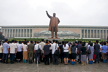 Visitors at the Kim Il Sung Monument on Mansu Hill, Pyongyang, North Korea, Asia