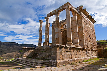 Temple of Septimius Severus, the Roman ruins of Djemila, Unesco World Heritage Site, Kabylie, Algeria, Africa