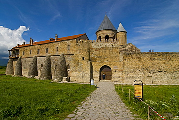 Fortress monastery, Alaverdi Monastery, Kakheti, Georgia, Caucasus