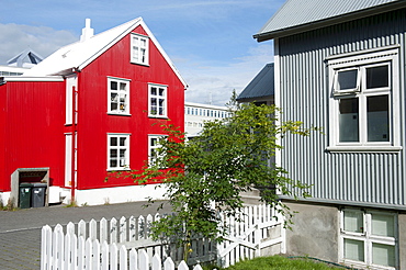 Red and grey house made of corrugated iron, private homes, Reykjavik, island, Iceland, Scandinavia, Northern Europe, Europe