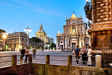 Evening shot, Cathedral, Piazza Duomo, Catania, Sicily, Italy, Europe