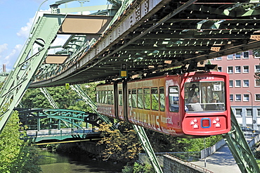 Monorail above the Wupper River, Wuppertal, Bergisches Land, North Rhine-Westphalia, Germany, Europe