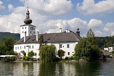 Schloss Orth Castle on Lake Traunsee in Gmunden, Salzkammergut Region, Upper Austria, Austria, Europe