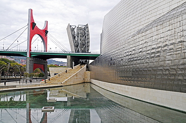 La Salve Bridge, Guggenheim Museum, Bilbao, Bizkaia province, Pais Vasco, Basque Country, Spain, Europe