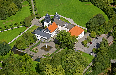 Aerial view, Schloss Martfeld castle, Schlosspark park, Bergisches Land region, Schwelm, North Rhine-Westphalia, Germany, Europe