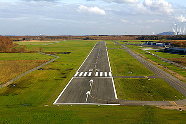 Aerial view, runway extension, runway 09, Airport Dinslaken Schwarze Heide, General Aviation, Kirchheller Heide, Ruhrgebiet region, North Rhine-Westphalia, Germany, Europe