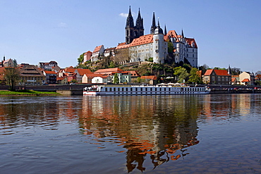 View of Meissen and Albrechtsburg castle on the Elbe river, Saxony, Germany, Europe