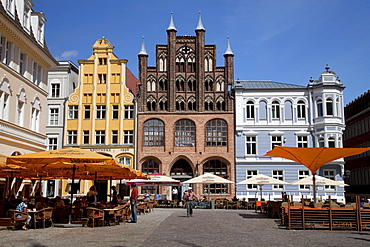 Alter Markt marketplace with Ratsapotheke pharmacy and Wulflamhaus building, Stralsund, Unesco World Heritage Site, Mecklenburg-Western Pomerania, Germany, Europe