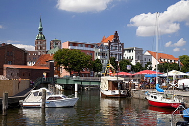 Nikolai Church, port in a canal, Stralsund, UNESCO World Heritage Site, Mecklenburg-Western Pomerania, Germany, Europe