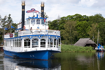 Paddle wheel steamer on the Prerower Strom estuary, Fischland-Darss-Zingst peninsula, Mecklenburg-Western Pomerania, Germany, Europe