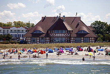 Spa and beach, Baltic Sea spa of Zingst, Fischland Darss Zingst peninsula, Mecklenburg-Western Pomerania, Germany, Europe