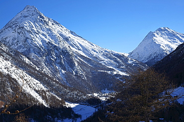 View of Saas Almagell and Almagellerhorn mountain, 3327m, canton of Valais, Switzerland, Europe