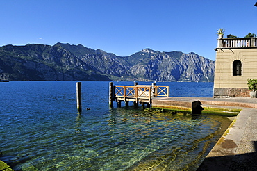 Building on the shore of Lake Garda, Malcesine, Veneto, Venetia, Italy, Europe