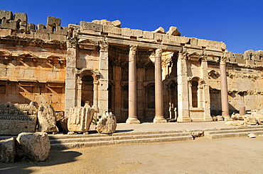 Antique ruins at the archeological site of Baalbek, Unesco World Heritage Site, Bekaa Valley, Lebanon, Middle East, West Asia