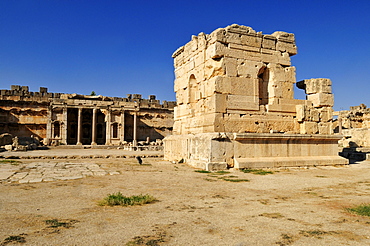 Ancient ruins at the archeological site of Baalbek, Unesco World Heritage Site, Bekaa Valley, Lebanon, Middle East, West Asia