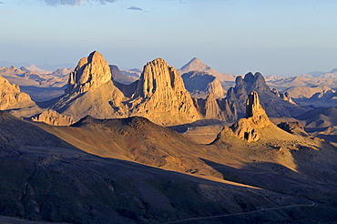 View from Assekrem over the volcanic landscape of Atakor, Hoggar, Ahaggar Mountains, Wilaya Tamanrasset, Algeria, Sahara, North Africa