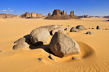 Tassili n'Ajjer National Park, Unesco World Heritage Site, Tikobaouine Region near Erg Admer, Wilaya Illizi, Algeria, Sahara, North Africa