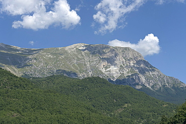 Monte Vettore seen from Arquata del Tronto, province of Ascoli Piceno, Marches, Italy, Europe