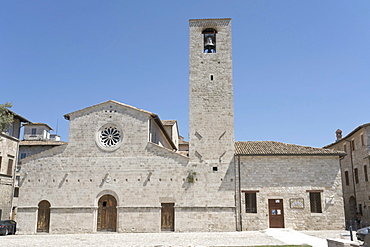 Church San Tommaso Apostolo, romanesque facade redesigned late 13th century, bell tower with the oldest bell in town dated 1283, Piazza San Tommaso Apostolo, Ascoli Piceno, Marches, Italy, Europe