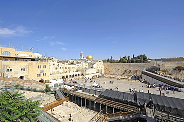 Temple Mount with Dome of the Rock, Wailing Wall, and in the back a wooden ramp to the Temple Mount for non-Muslims, Jerusalem, Israel, Middle East, Southwest Asia