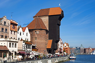 Stary Zuraw, medieval port crane on the Motlawa, Gdansk, Pomerania, Poland, Europe