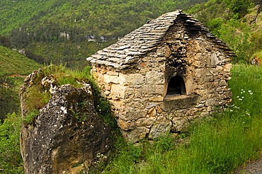 Old baking oven in the hamlet Les Bastides, Aveyron, France, Europe