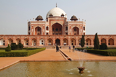 Humayun's Tomb, Humayun's Tomb Complex, burial place of Muhammad Nasiruddin Humayun, second ruler of the Mughal Empire of India, UNESCO World Cultural Heritage Site, Delhi, Uttar Pradesh, North India, India, Asia