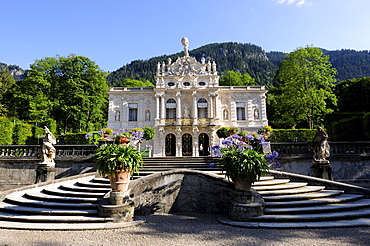 Linderhof Palace, castle of Bavarian King Ludwig II, Graswangtal valley, Oberammergau, Ammergau Alps, Upper Bavaria, Bavaria, Germany, Europe