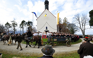 Blessing of the participants of the Leonhardifahrt, a procession with horses for the feast day of Saint Leonard of Noblac, Bad Toelz, Upper Bavaria, Bavaria, Germany, Europe