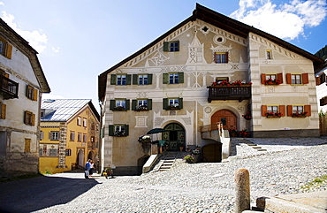 Dorfplatz square, historic mountain village, Ardez, Engadin valley, Switzerland, Europe