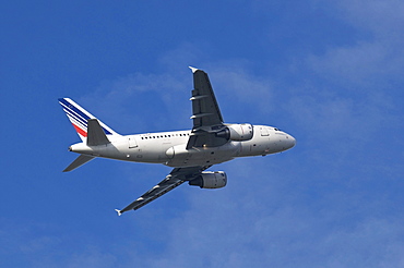 A 318-111 of Air France KLM in ascent