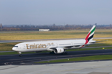 Emirates Boeing 777-300 on the runway, Dusseldorf International Airport, North Rhine-Westphalia, Germany, Europe