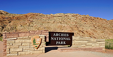 Arches National Park welcome sign, Moab, Utah, Southwestern United States, United States of America, USA