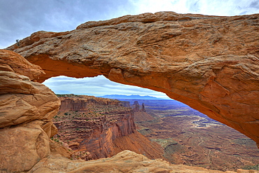 Mesa Arch stone arch, Island in the Sky, Canyonlands National Park, Moab, Utah, USA, America