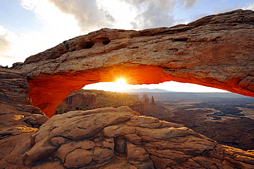 Mesa Arch stone arch at sunrise, Island in the Sky, Canyonlands National Park, Moab, Utah, USA, America