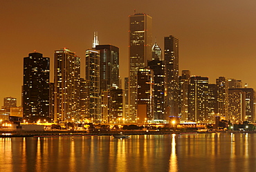 Night shot, Aon Center, Two Prudential Plaza, John Hancock Center, Diamond Tower, skyline, Lake Michigan, Chicago, Illinois, United States of America, USA