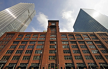 View from the Chicago River towards the Reid Murdoch Center, Loop, Chicago, Illinois, United States of America, USA