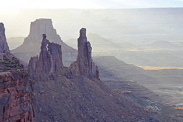 Washer Woman Arch, Buck Canyon at dawn, Island in the Sky, Canyonlands National Park, Moab, Utah, USA, North America