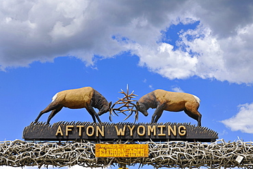 Elk antler arch, world's largest arch made of elk antlers (Cervus canadensis), Afron, Wyoming, USA, North America